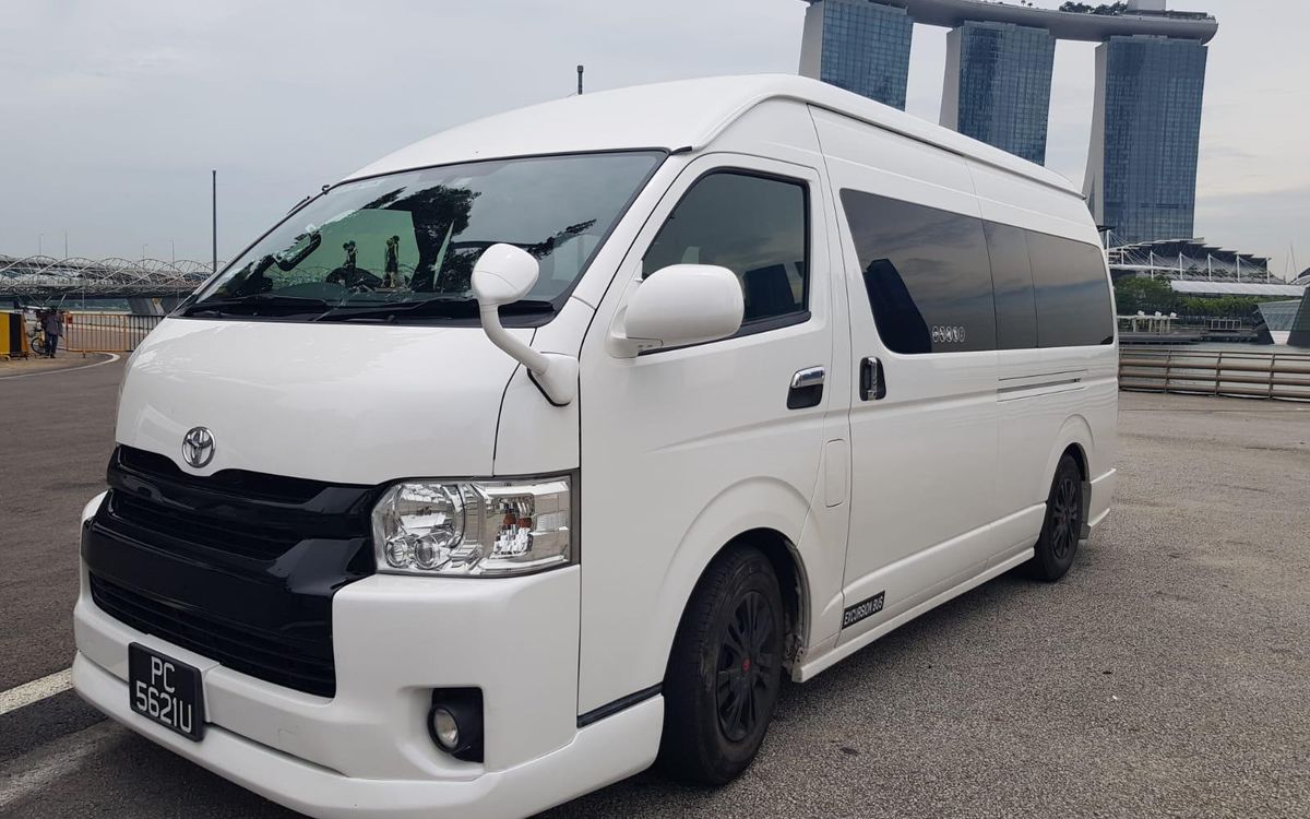 13 Seater Minibus — Toyota Hiace Commuter (high roof)